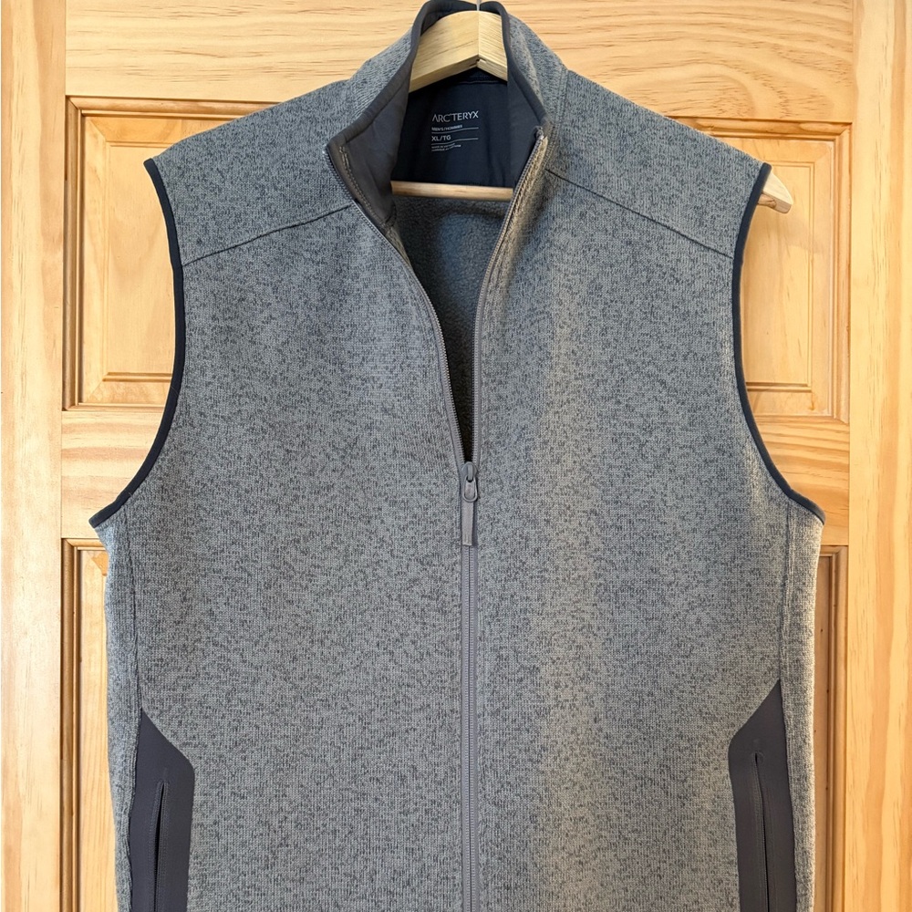 Arc'teryx Men's Covert Heathered Gray Vest